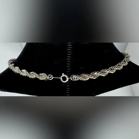 Vintage Avon Silver-tone Twisted Rope Chain Necklace, 23” Signed #1511 - Picture 4 of 9
